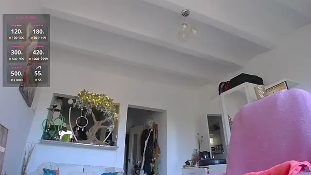 BohoBabeLexy online show from April 9, 2026, 5:42 am