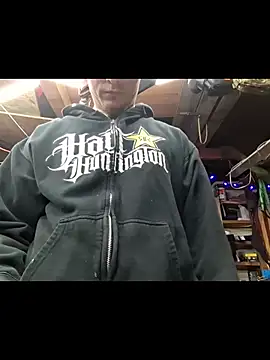 twistafatpipe online show from February 11, 2026, 1:55 pm