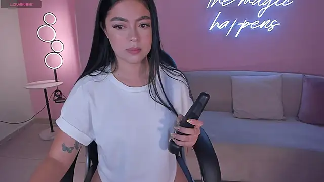 Snapshot of NataliaGaret chatting on May 17, 2026, 4:51 pm NataliaGaret online show from May 17, 2026, 4:51 pm