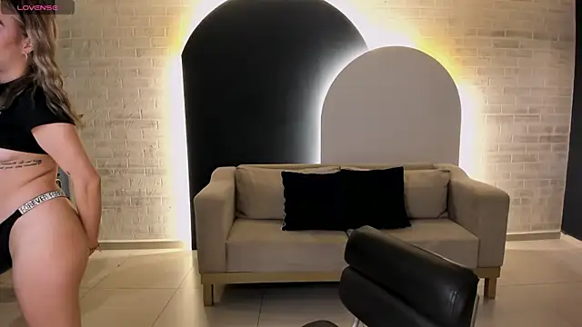 LizzCooper online show from September 10, 2025, 3:27 am