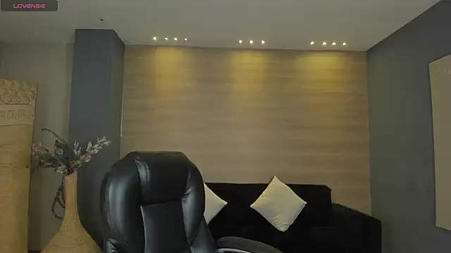 AmberColors  online show from October 8, 2025, 7:14 pm