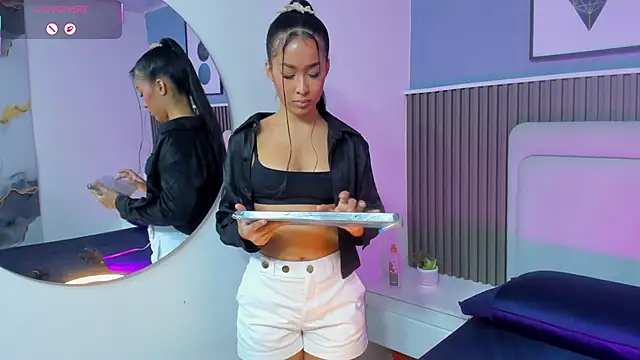 lily  star online show from October 19, 2025, 3:20 am