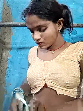 Snapshot of Harini_Gautam chatting on October 6, 2025, 8:26 am Harini Gautam online show from October 6, 2025, 8:26 am