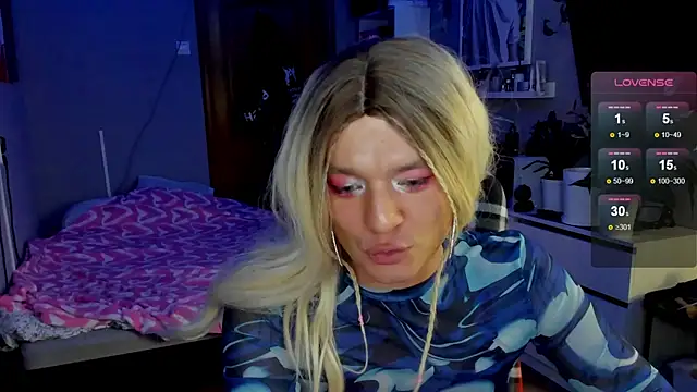 Kkkylie online show from June 17, 2026, 12:43 am