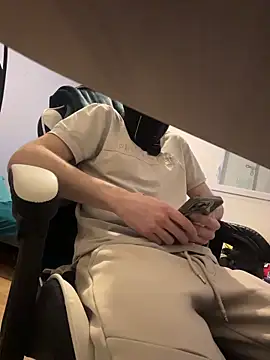 Snapshot of tok_lo24 chatting on February 8, 2026, 1:31 pm tok lo24 online show from February 8, 2026, 1:31 pm