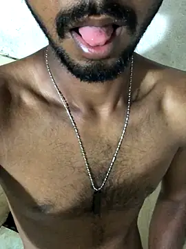 kavi1q1 online show from December 4, 2025, 11:37 pm