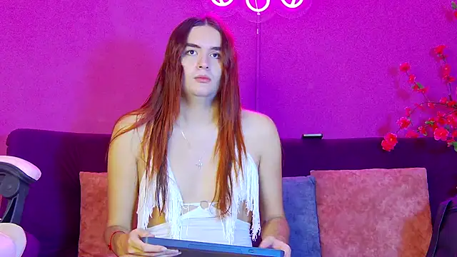 Maylu Fox online show from November 5, 2025, 12:30 pm