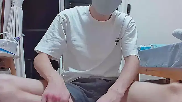 saitama0038 online show from September 17, 2025, 3:47 pm