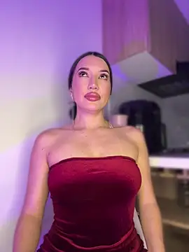 Bella-taylorr online show from April 9, 2026, 4:47 am