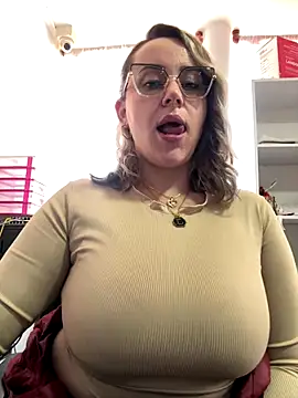 CurvyLust x online show from December 18, 2025, 2:21 pm