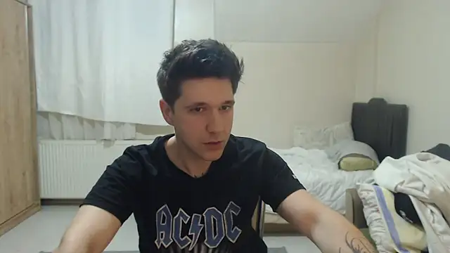 2handsomemann online show from June 4, 2026, 7:29 pm