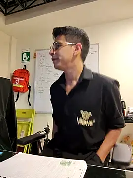 Juann-cock online show from September 26, 2025, 12:39 am