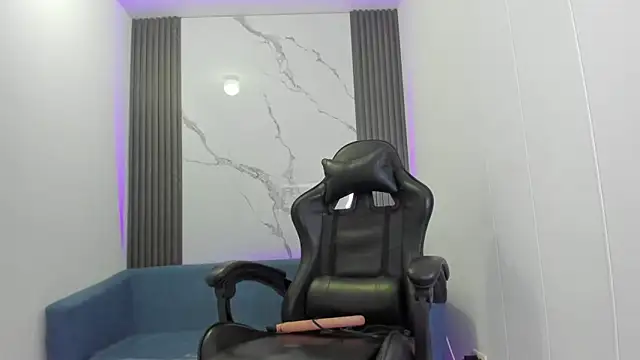 ShaunaDream online show from October 10, 2025, 3:07 am