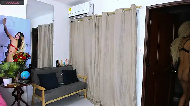 zou quira online show from March 3, 2026, 1:34 am