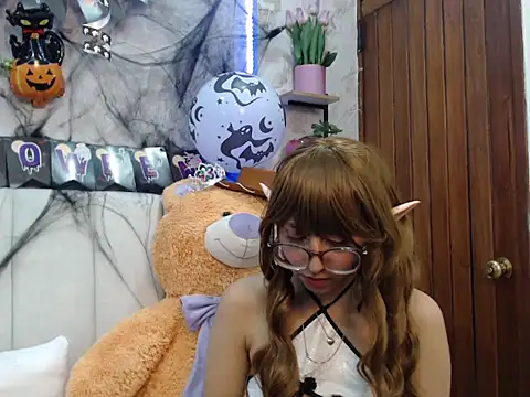 VioletxBloom online show from October 16, 2025, 9:12 pm