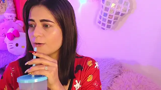 Snapshot of bella_thixx chatting on December 23, 2025, 2:22 am bella thixx online show from December 23, 2025, 2:22 am