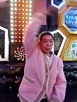 quynhkoolbae online show from March 20, 2026, 2:18 pm