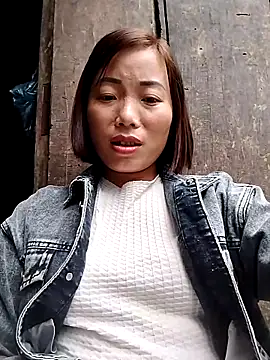 Annaacutee online show from November 7, 2025, 6:51 am