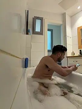 husbandandwifetobe online show from March 4, 2026, 5:37 am