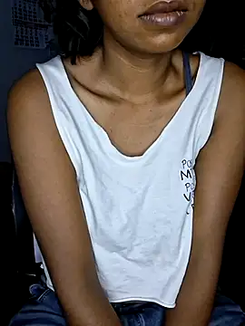 sunny sweet online show from June 27, 2026, 1:11 am