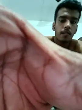 nivedthomas01 online show from February 11, 2026, 1:38 am