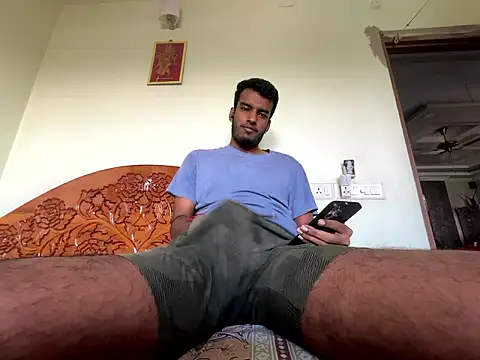 nivedthomas01 online show from January 9, 2026, 4:30 am