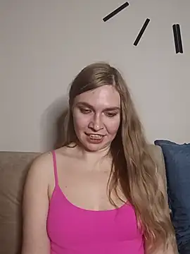 KisaVixen online show from April 15, 2026, 7:58 pm