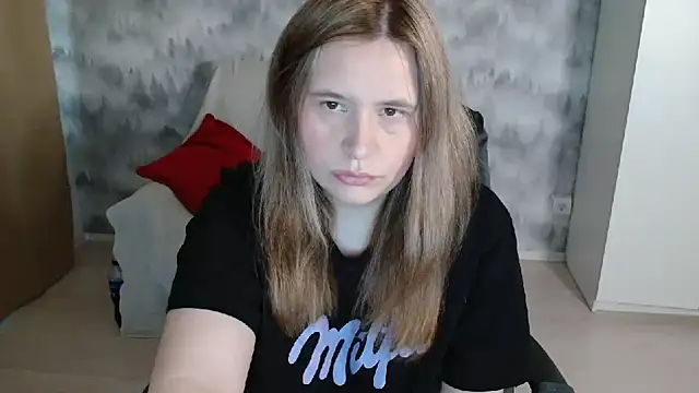 AdelinaLawson online show from April 15, 2026, 5:57 am