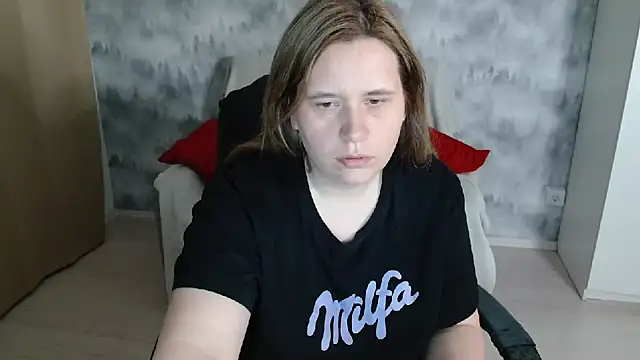 AdelinaLawson online show from April 19, 2026, 6:10 pm