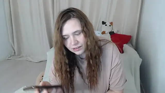 Snapshot of AdelinaLawson chatting on March 5, 2025, 4:24 pm AdelinaLawson online show from March 5, 2025, 4:24 pm