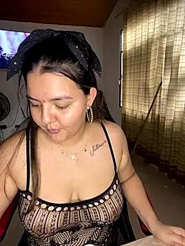 Snapshot of ValeriaS12 chatting on October 12, 2025, 3:35 pm ValeriaS12 online show from October 12, 2025, 3:35 pm
