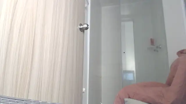   abrill   online show from March 5, 2026, 4:42 am