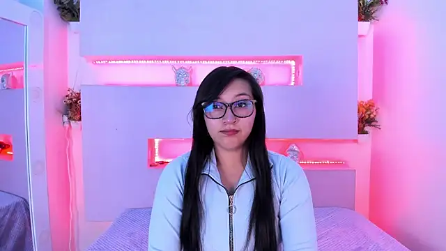Skye bluee  online show from October 21, 2025, 3:28 am