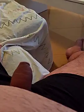 t-dog26 online show from April 11, 2026, 2:08 am