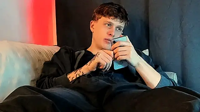 TalkingHead 0  online show from April 21, 2026, 6:25 pm