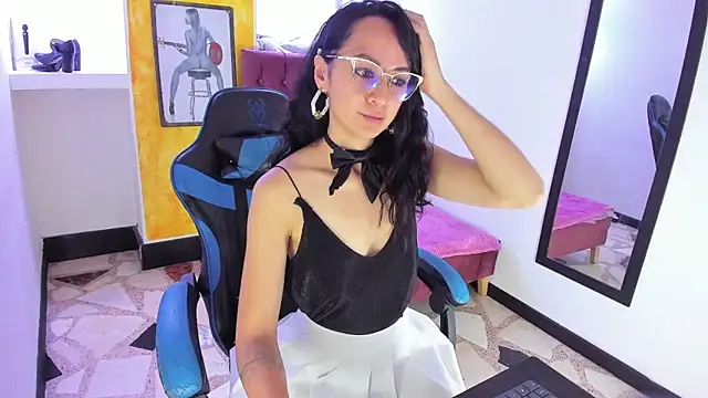 alison moon7 online show from October 10, 2025, 12:39 pm