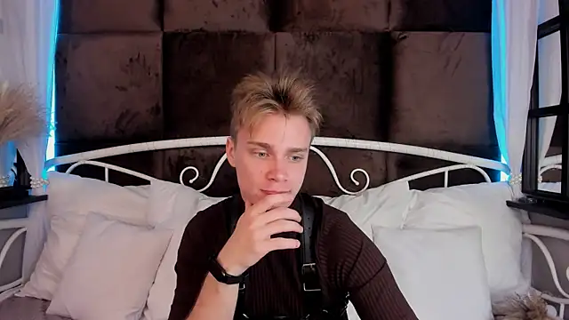 LawrenceMiles online show from October 11, 2025, 10:38 am