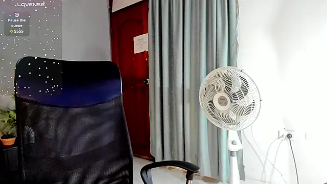 Daiisy kiss online show from February 2, 2026, 12:26 pm