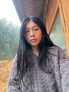 EmLy02 online show from November 3, 2025, 12:05 am