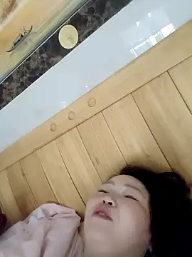 lingling5200 online show from October 3, 2025, 2:26 am