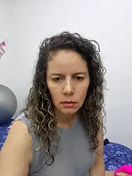 Snapshot of Nina_vallon chatting on September 23, 2025, 10:44 am Nina vallon online show from September 23, 2025, 10:44 am