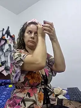 Snapshot of Nina_vallon chatting on October 17, 2025, 10:39 am Nina vallon online show from October 17, 2025, 10:39 am