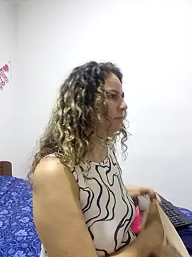 Snapshot of Nina_vallon chatting on September 25, 2025, 10:32 am Nina vallon online show from September 25, 2025, 10:32 am
