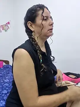 Snapshot of Nina_vallon chatting on October 11, 2025, 10:49 am Nina vallon online show from October 11, 2025, 10:49 am