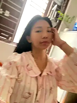 Miumieu online show from November 8, 2025, 5:22 am