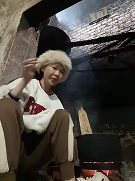 Miumieu online show from January 16, 2026, 2:04 am