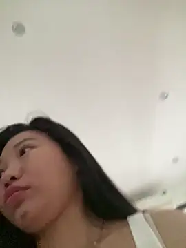 Miumieu online show from December 20, 2025, 2:14 am