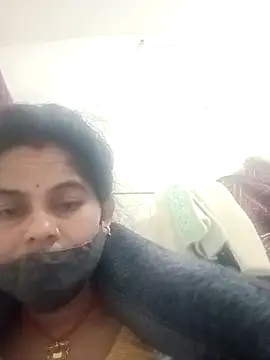 JULEE-740 online show from November 10, 2025, 5:18 pm