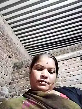 Rajnee33A online show from November 2, 2025, 4:23 pm