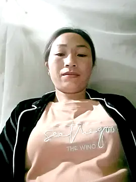 lucybaby00 online show from March 22, 2026, 11:06 pm